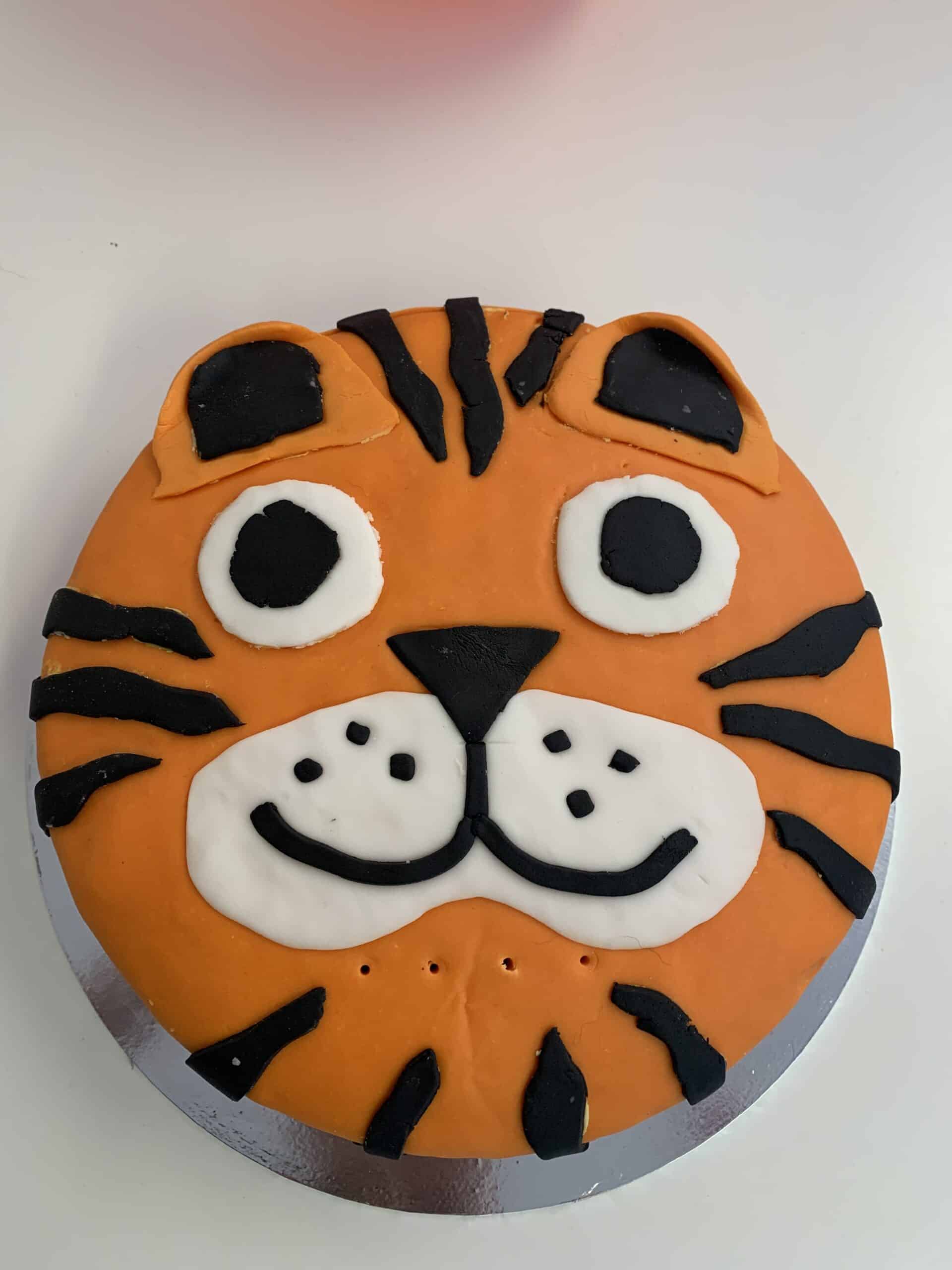 WORLD BOOK DAY - TIGER WHO CAME TO TEA - Image 2
