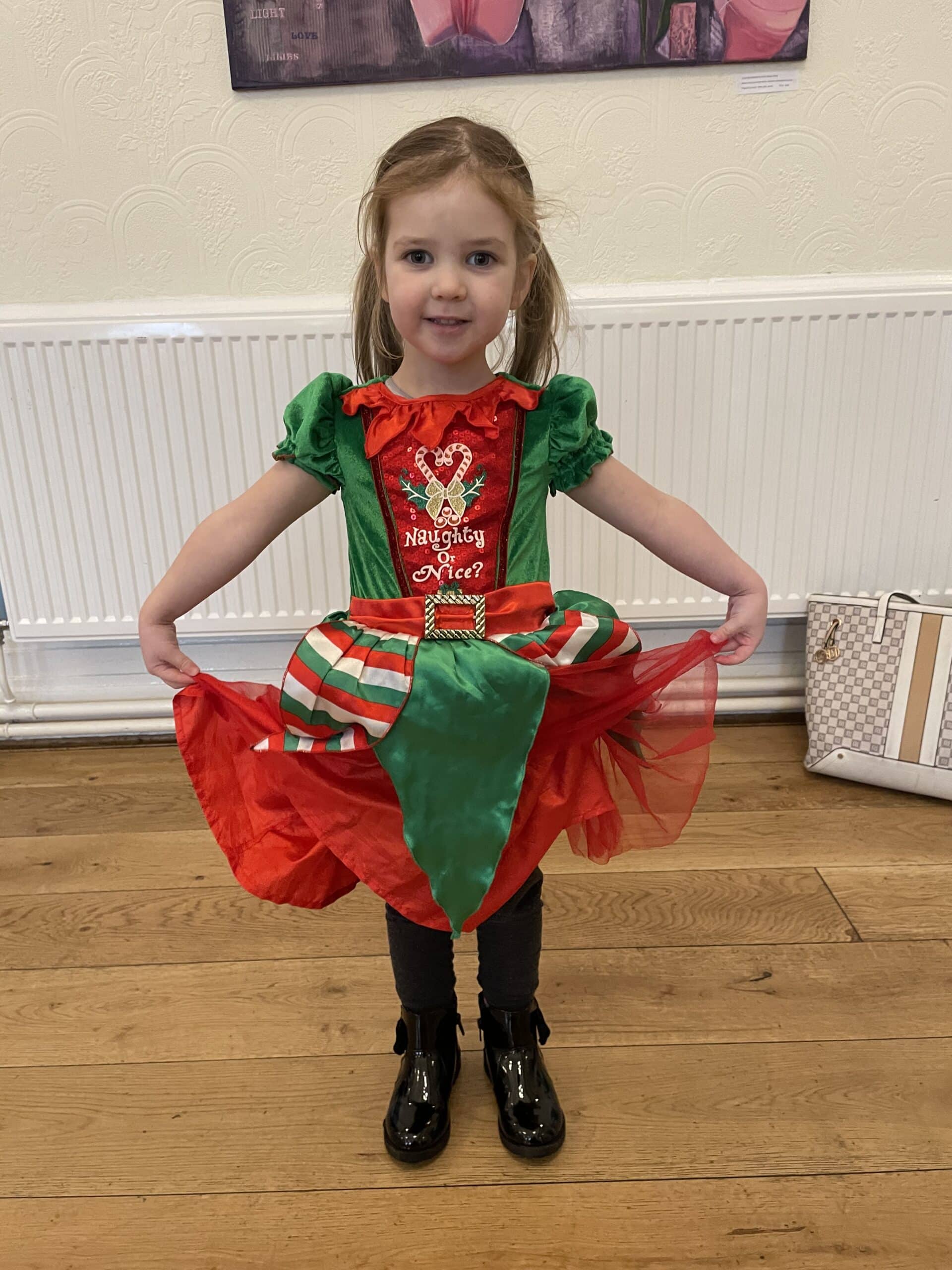 CHRISTMAS PARTY & PLAY